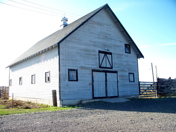 Barn view7